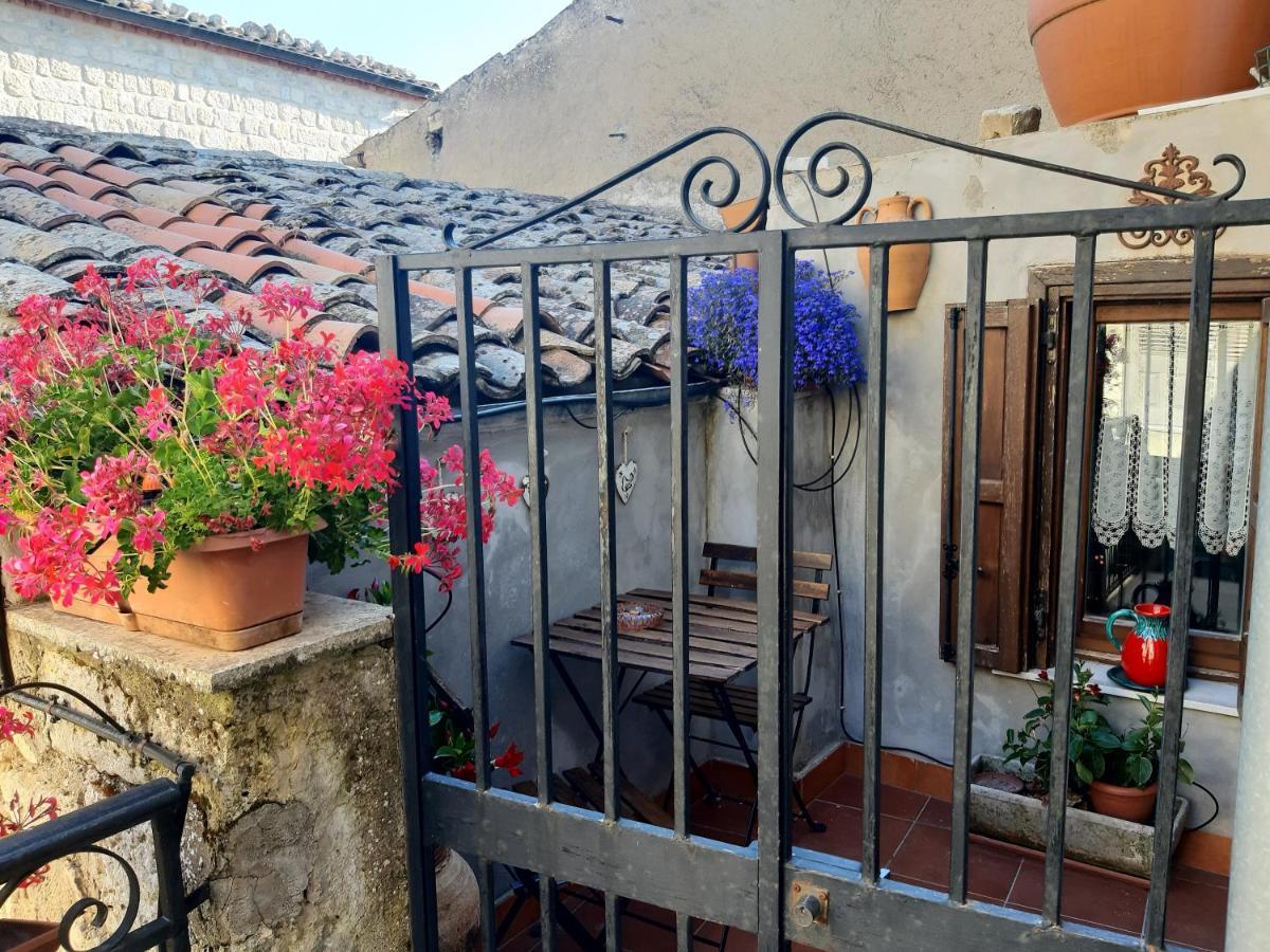 بيتراليا سوبرانا La Casa Del Pittore Di Petralia المظهر الخارجي الصورة